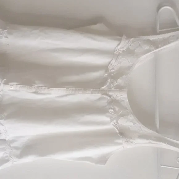 Gilly Hicks Tank Top Ruffles - Picture 7 of 7